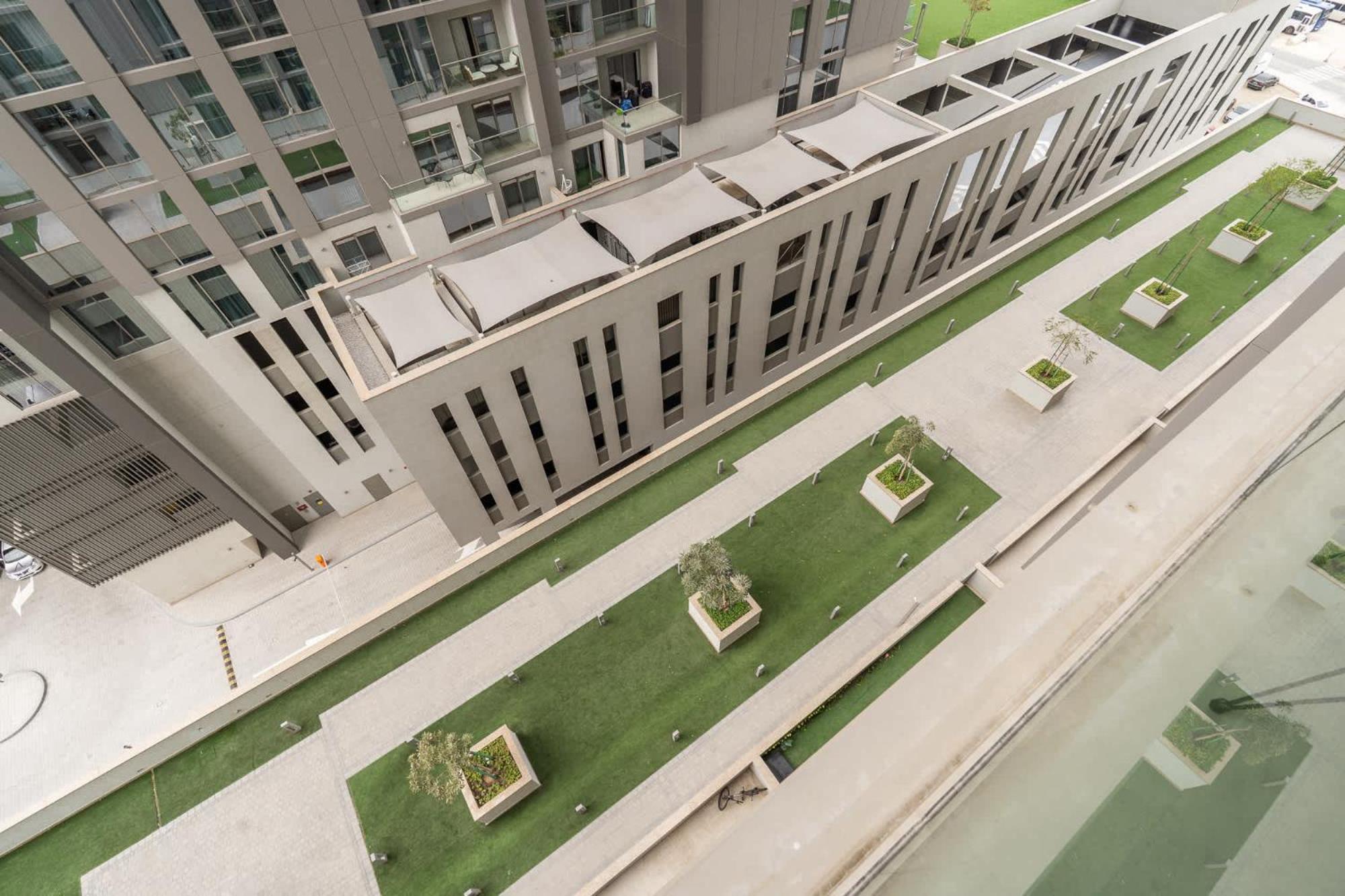 Apartment Incredible 1 Bedroom That Sleeps 2 In Sobha Creek Vistas Dubai